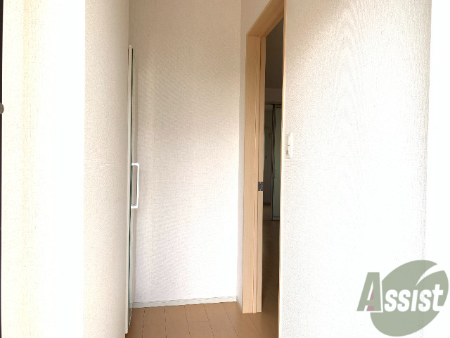 玄関　玄関の様子です。明るい印象ですね。気分もあがりそう。