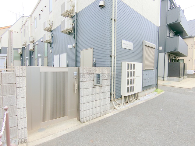 エントランス　ゲート式のオートロック