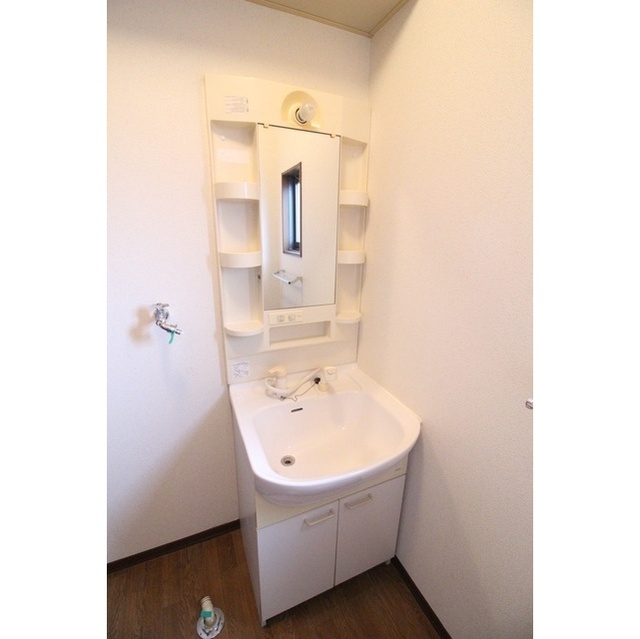 洗面設備　写真は他の部屋のものになります