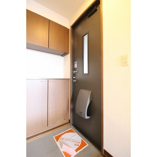 玄関　写真は他の部屋のものになります