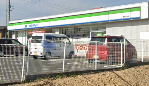コンビニ　ファミリーマート 東海渡内店（コンビニ）まで135m