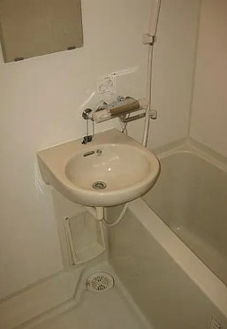洗面設備　別部屋の画像を使用しております。
