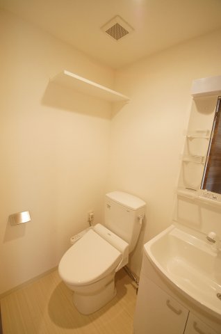 トイレ　トイレもきれいです