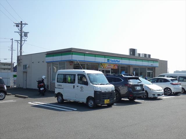 コンビニ　ファミリーマート 磐田新貝店（コンビニ）まで813m