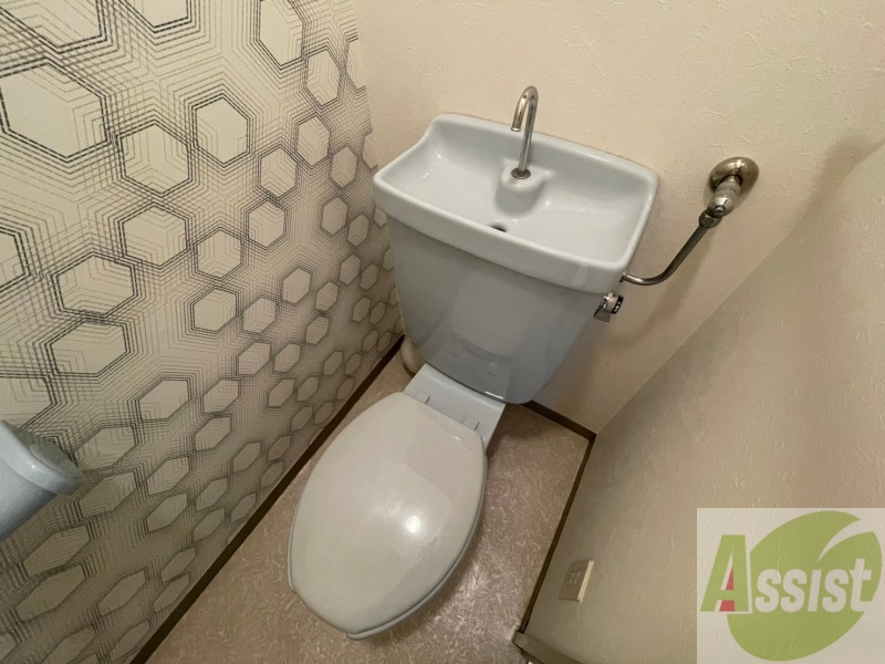 トイレ　こちらはトイレです。清潔感があり、安心して使用できます。