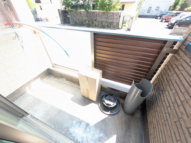 バルコニー　建築中のため、一部仕様が異なる場合があります。
