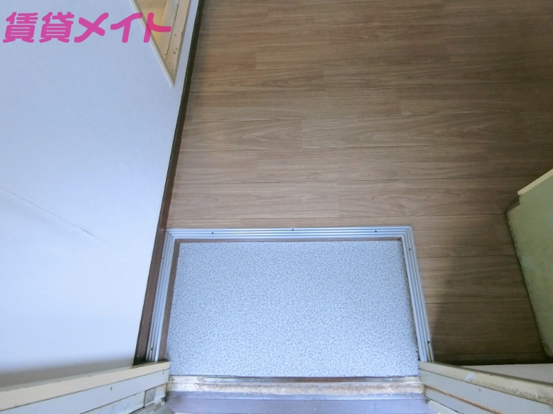 玄関　同物件別部屋の写真