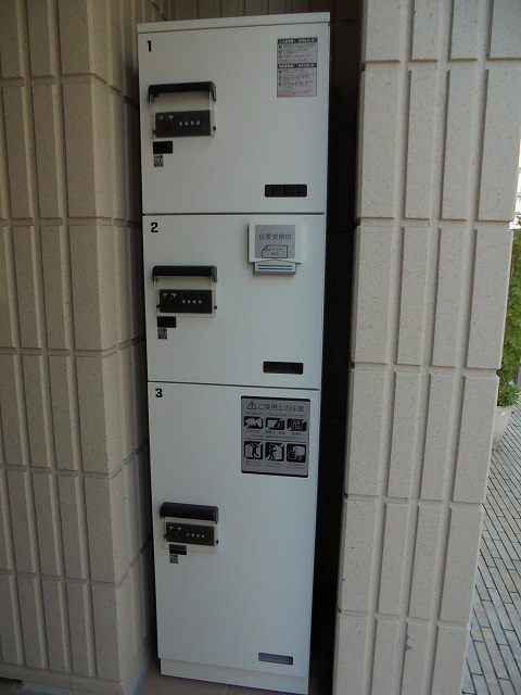 エントランス　宅配ボックス