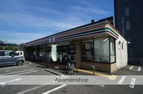 コンビニ　セブンイレブン　橿原神宮前駅東店（コンビニ）まで198m