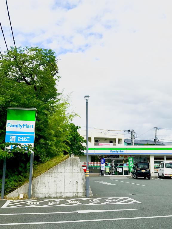 コンビニ　ファミリーマート熊本済々黌高前店（コンビニ）まで682m