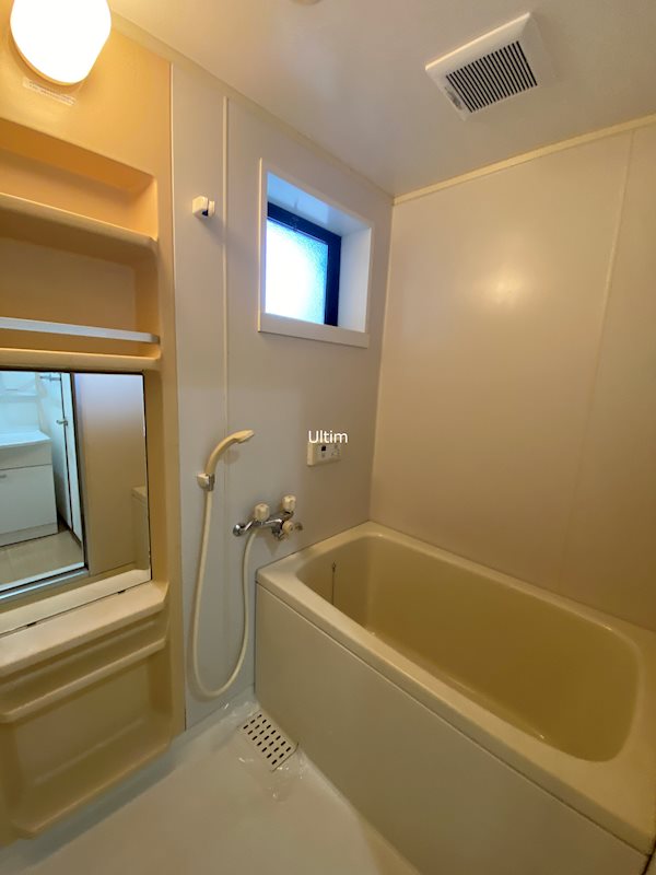 バス・シャワールーム　別の部屋の写真