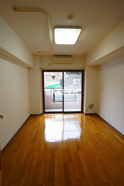 居室・リビング　開放感のあるゆったりとしたお部屋です♪