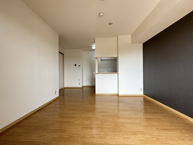 居室・リビング　別部屋参考写真です