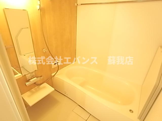 バス・シャワールーム　ゆったり過ごせるお風呂です