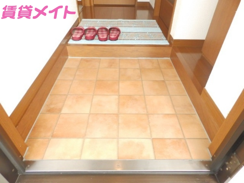 玄関　別部屋参考写真です