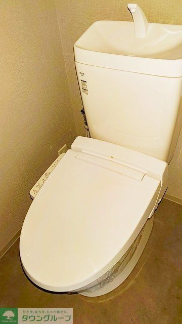 トイレ　※写真は同タイプ住戸です。