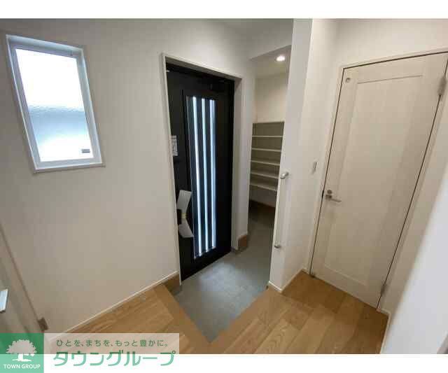 狛江市猪方4丁目戸建B棟の玄関写真