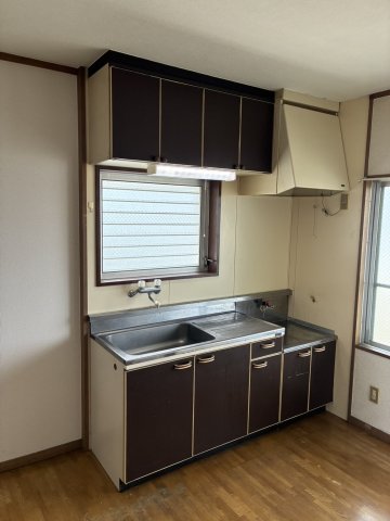 キッチン　※写真は他号室を含む為現状優先とさせて頂きます