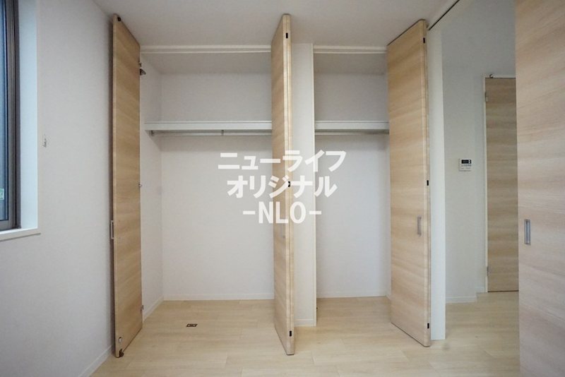収納　仕切りがなく、丈の長いお洋服も収納できます♪