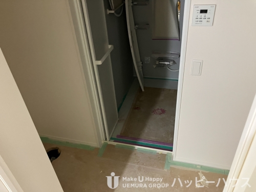 洗面設備　施工中になります。