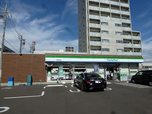 コンビニ　ファミリーマート 長野早苗町店（コンビニ）まで203m