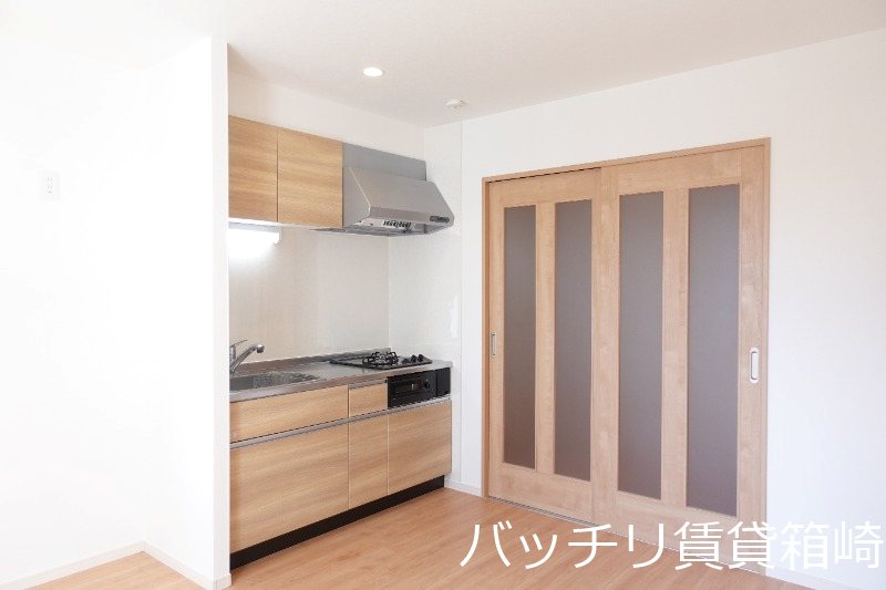 キッチン　※同型タイプ写真の為、現状優先。