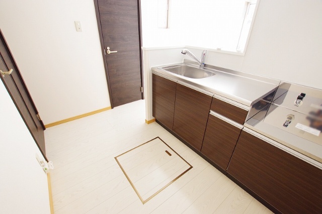 キッチン　対面式で会話も弾む使いやすいキッチン