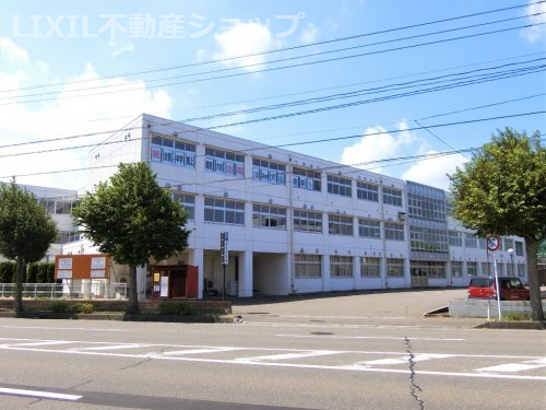 中学校　上越市立城北中学校（中学校）まで480m