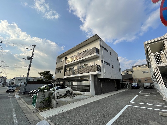 建物外観　オートロック付きで安心です！