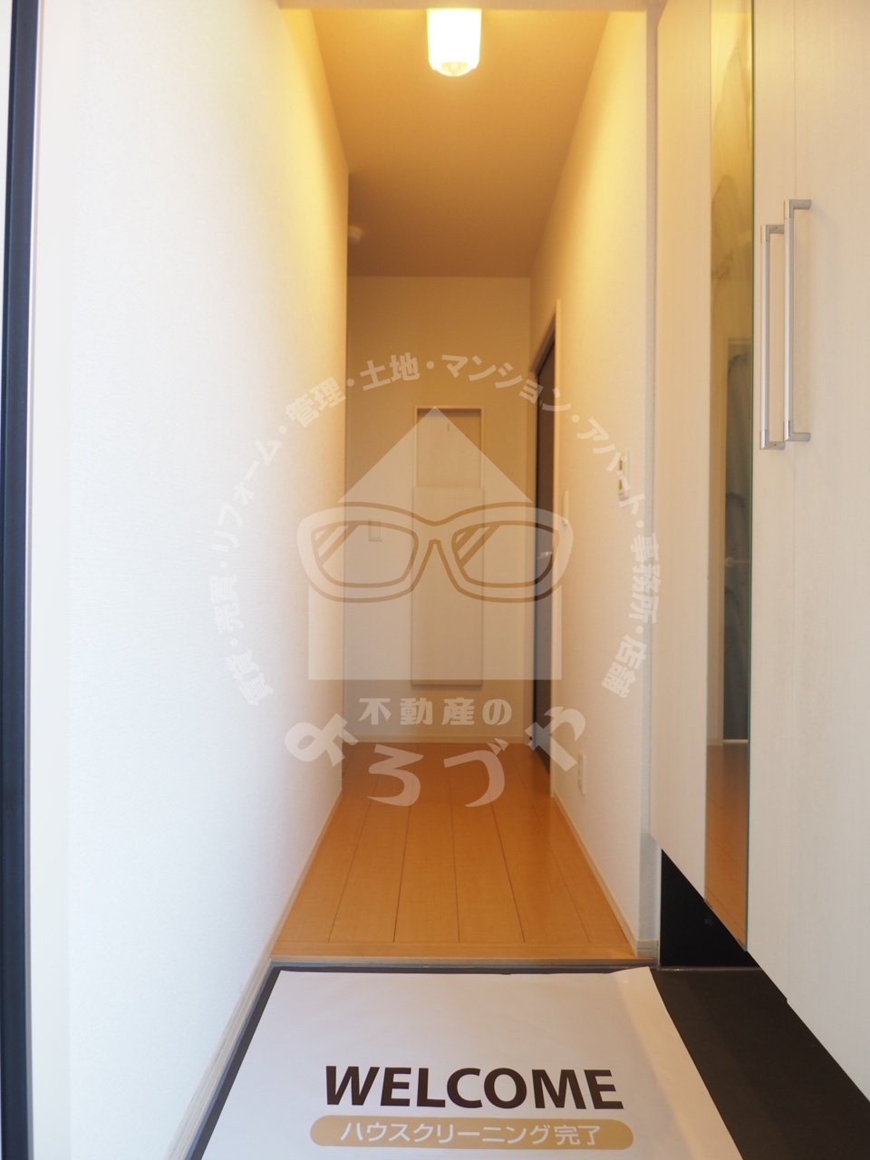 玄関　ゆとりの玄関はシューズボックスも十分な収納力を確保しています