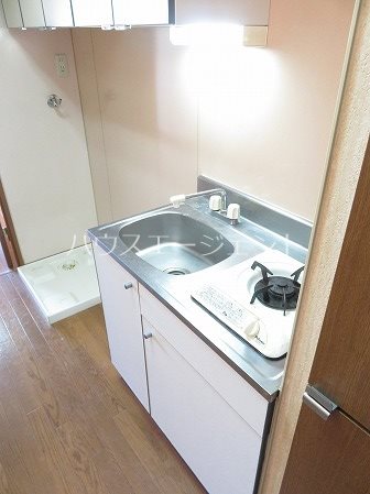 キッチン　ガスコンロ付きのキッチンです。※参考画像