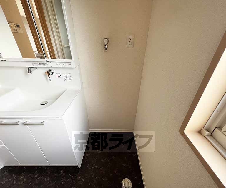 その他設備　室内洗濯機置き場ありで、脱衣・洗濯が室内でできます。