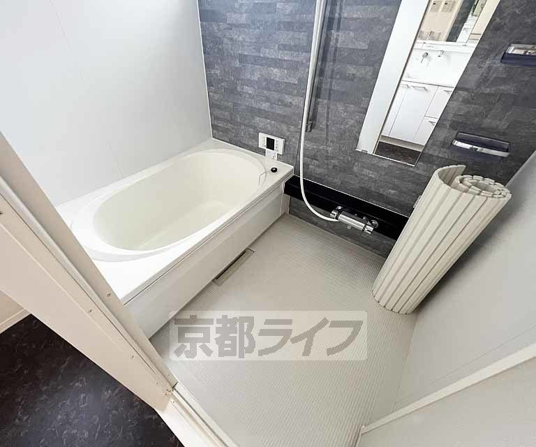 バス・シャワールーム　ゆったりくつろげるお風呂です。