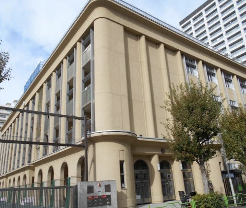 小学校　中央区立明石小学校（小学校）まで676m