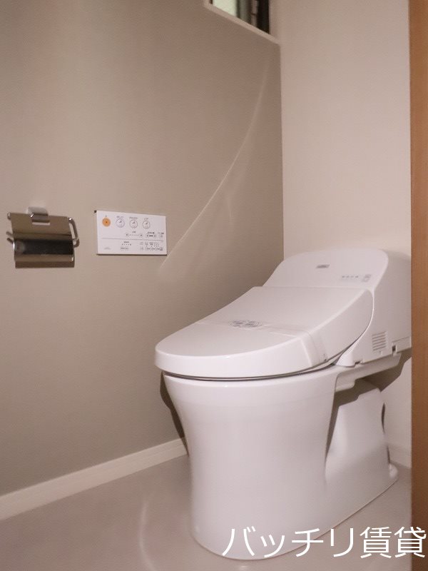 トイレ　＊画像は別部屋の為イメージ、現状を優先致します