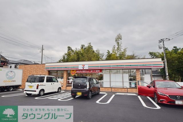 コンビニ　セブンイレブン鴻巣大間3丁目店（コンビニ）まで410m