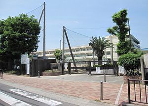 小学校　吹田市立吹田第二小学校（小学校）まで410m