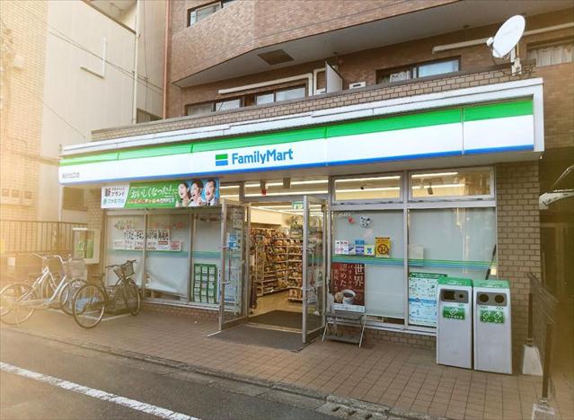 コンビニ　ファミリーマート（コンビニ）まで1108m