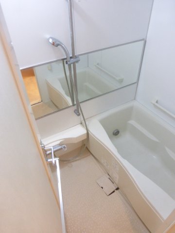 バス・シャワールーム　写真は同タイプ住居です。