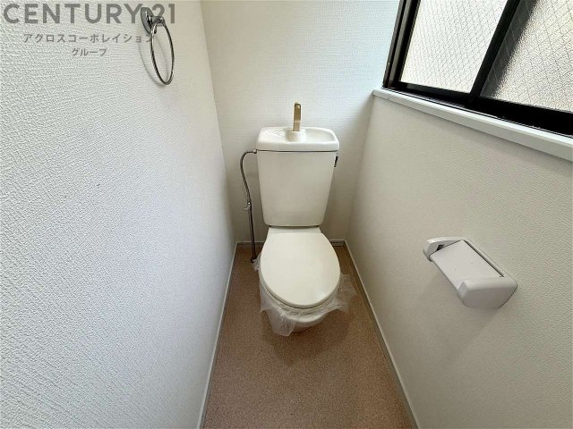 トイレ　トイレに窓があり換気しやすくオススメです！