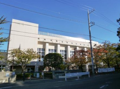 小学校　世田谷区立玉堤小学校（小学校）まで573m