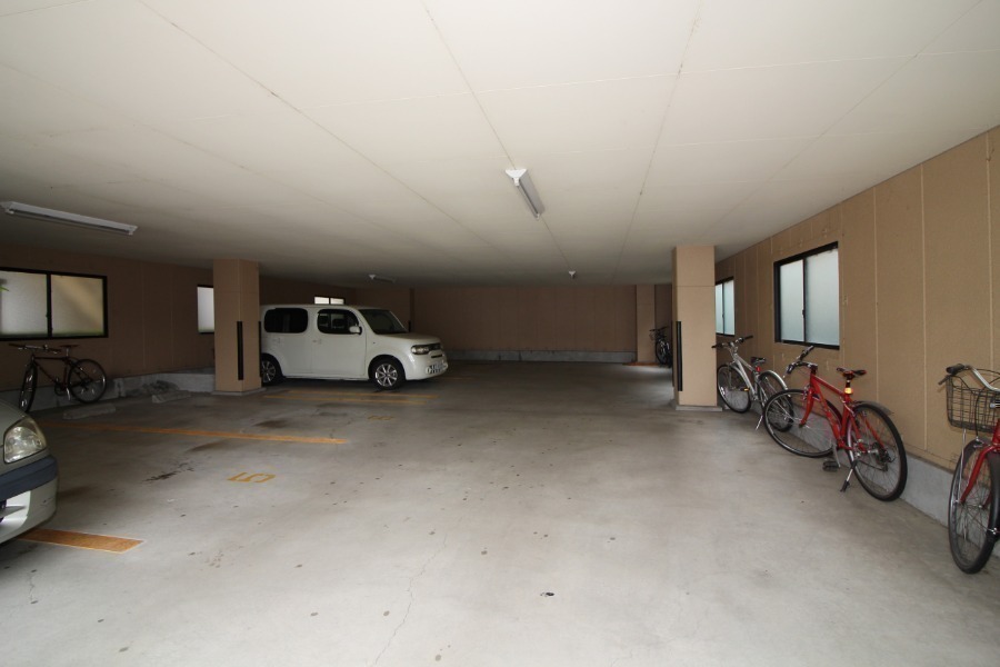駐車場　駐車場