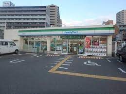 コンビニ　ファミリーマート 福島海老江店（コンビニ）まで24m