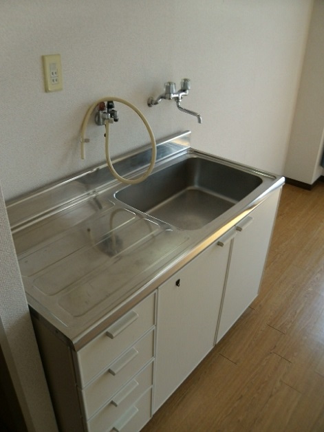 キッチン　同タイプの違うお部屋になります。