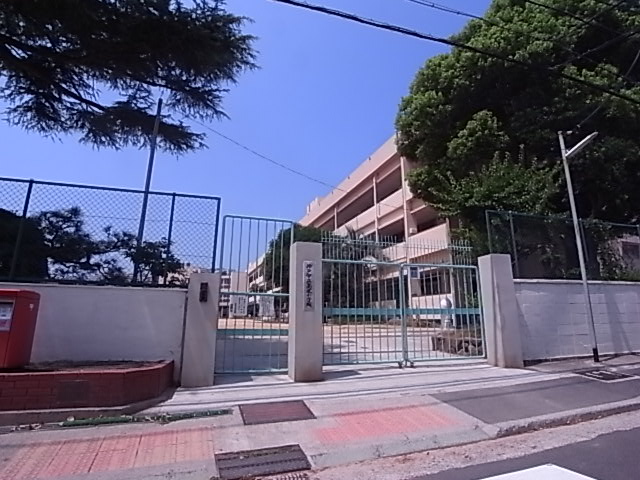 小学校　高丸小学校（小学校）まで226m