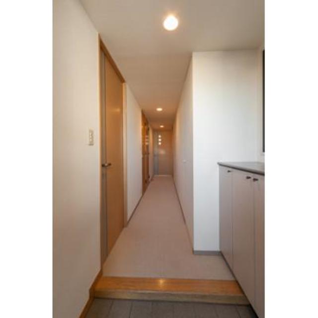 玄関　※写真は同タイプ住戸です。