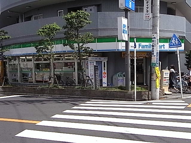 コンビニ　ファミリーマートなわてや八丁畷店（コンビニ）まで437m
