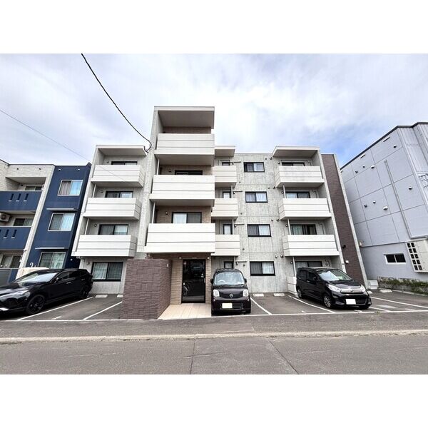 建物外観　☆地下鉄東西線南郷7丁目駅まで徒歩12分！