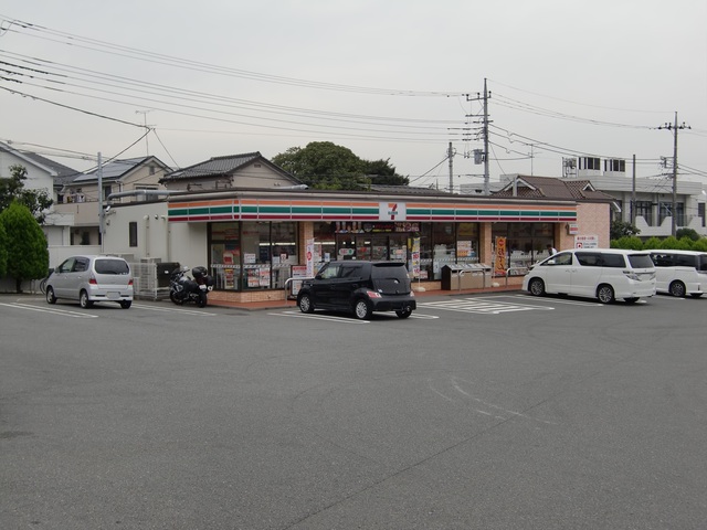 コンビニ　セブンイレブン八王子小宮店（コンビニ）まで727m