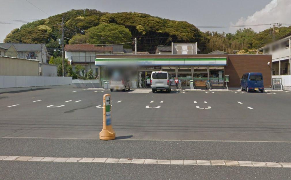 コンビニ　コンビニ（コンビニ）まで539m